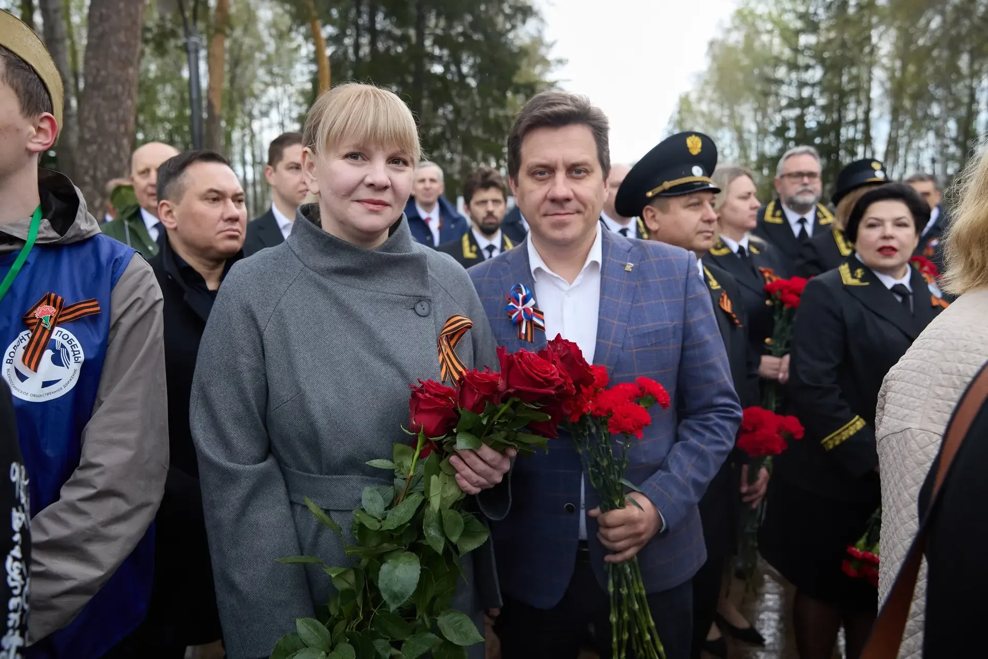 Память, объединяющая поколения  Утро 81-й годовщины Великой Победы началось с торжественной церемони