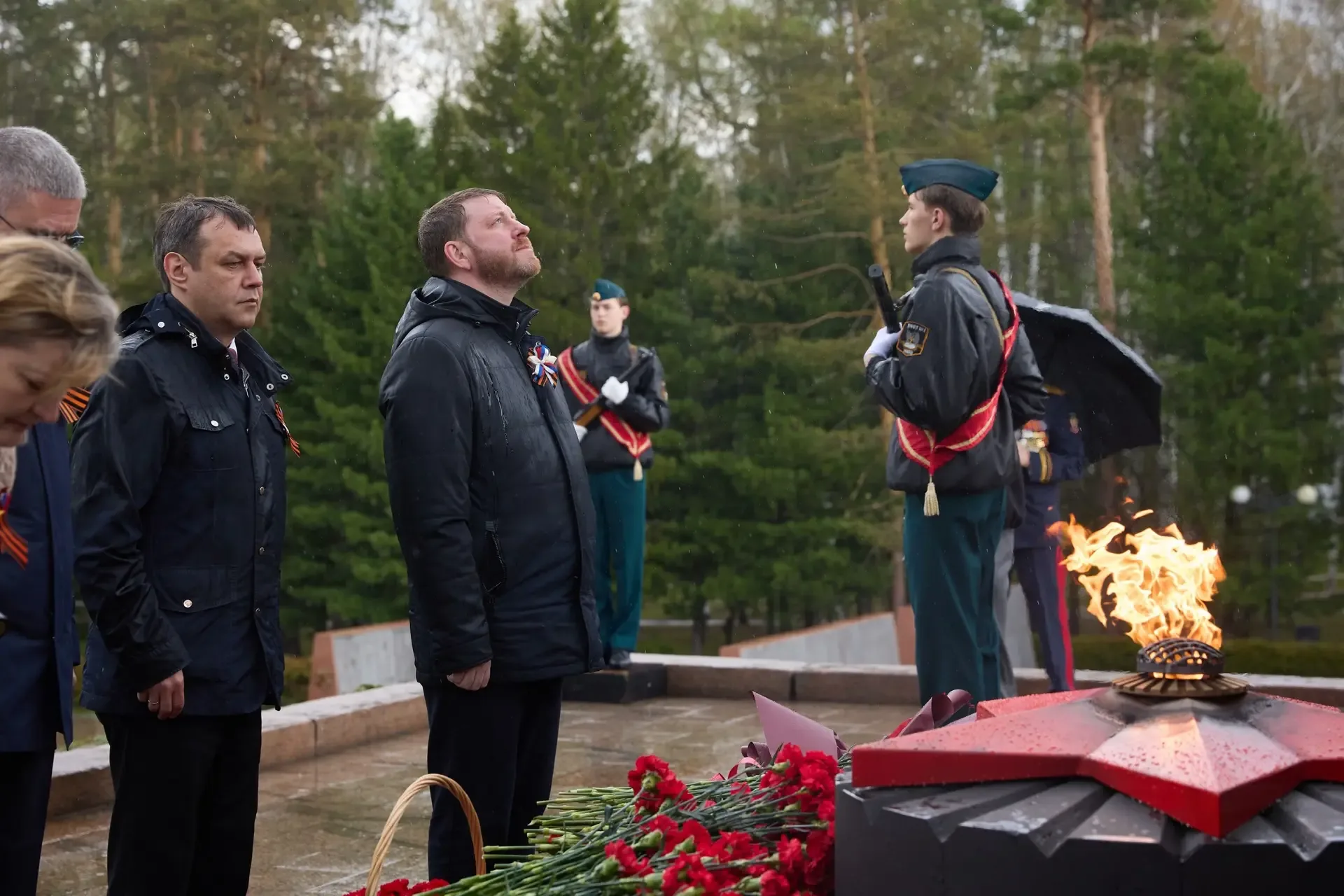 Память, объединяющая поколения  Утро 81-й годовщины Великой Победы началось с торжественной церемони