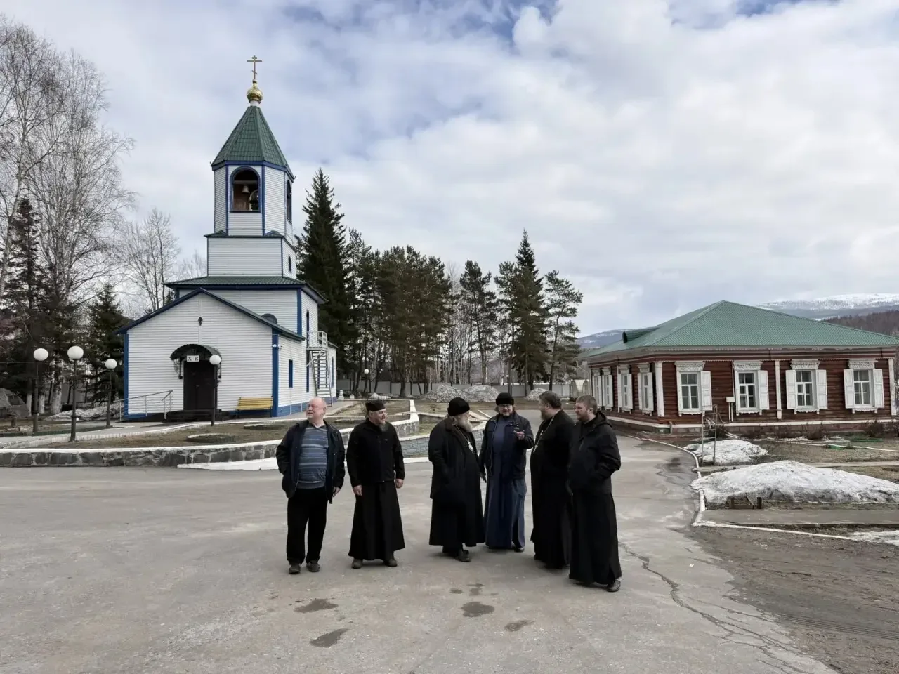 Митрополит Иркутский и Ангарский Максимилиан и епископ Братский и Усть-Илимский Константин прибыли в