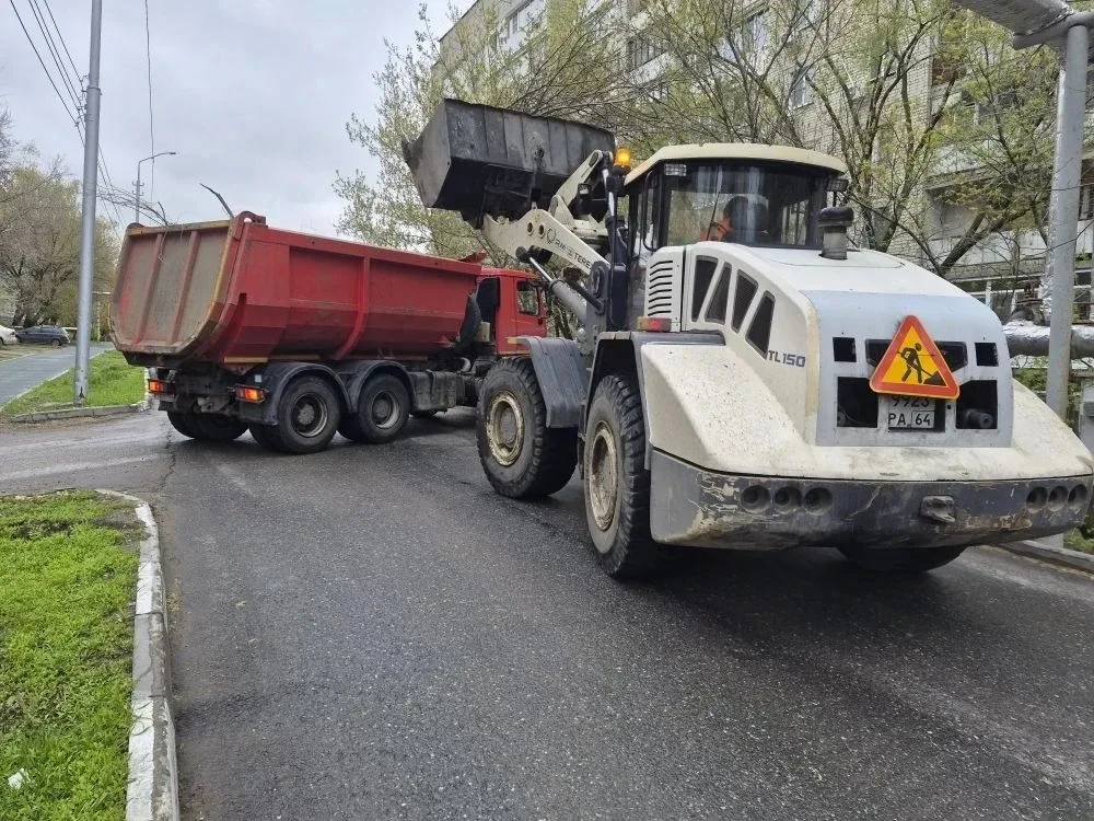 ✔️В Ленинском районе продолжаются мероприятия по благоустройству.  Осуществляются работы по механизи