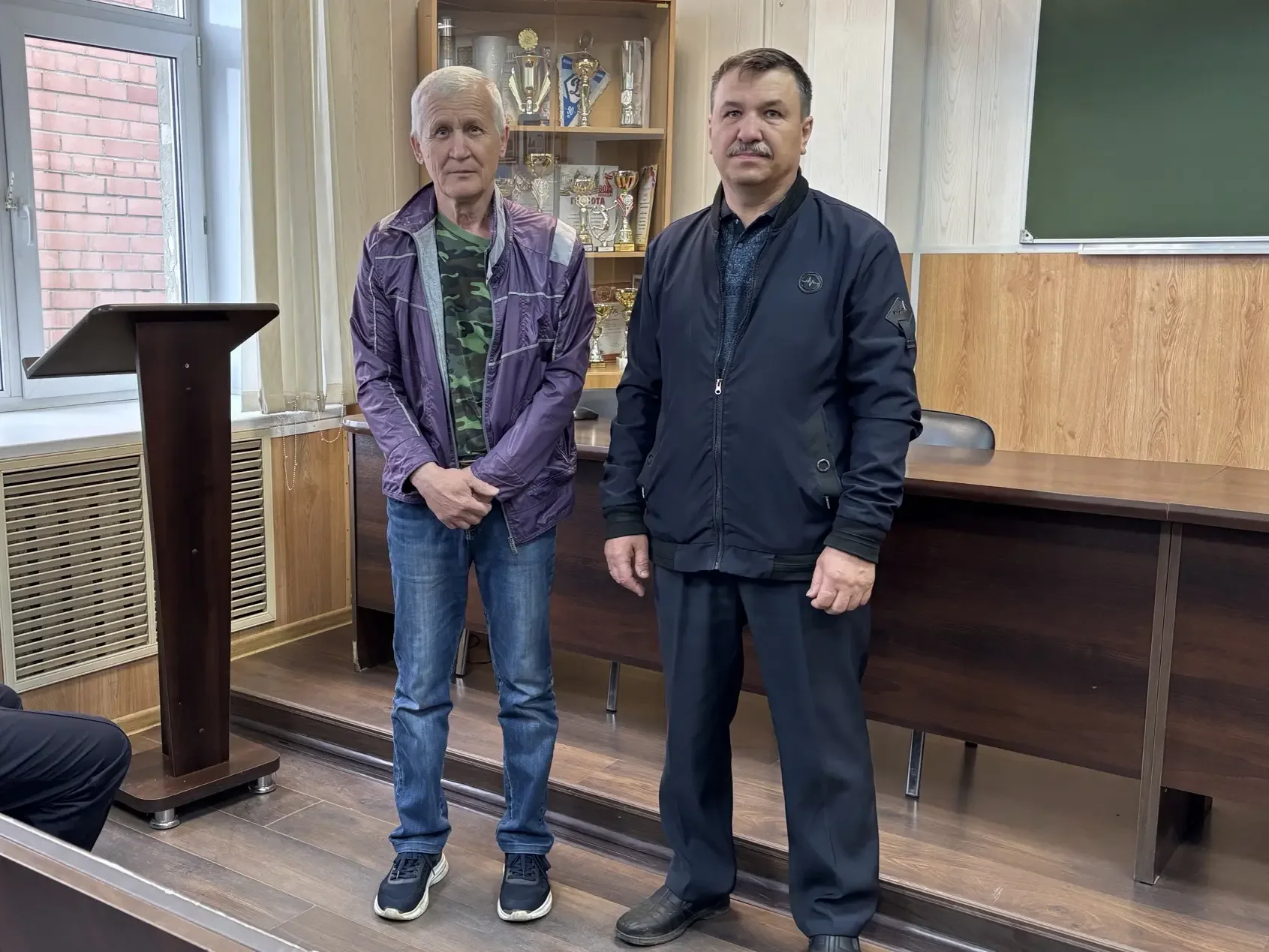 В Мантурово местный житель поблагодарил сотрудников полиции за оперативное возвращение кошелька.  8 