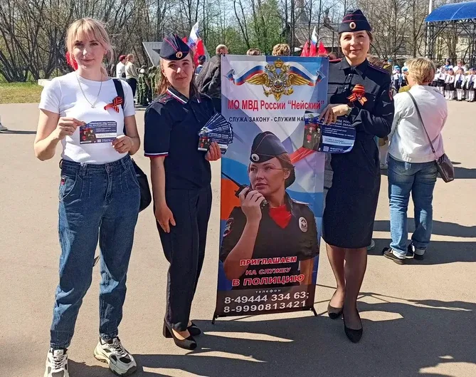 Костромские полицейские открыли передвижные рекрутинговые центры для желающих поступить на службу.  