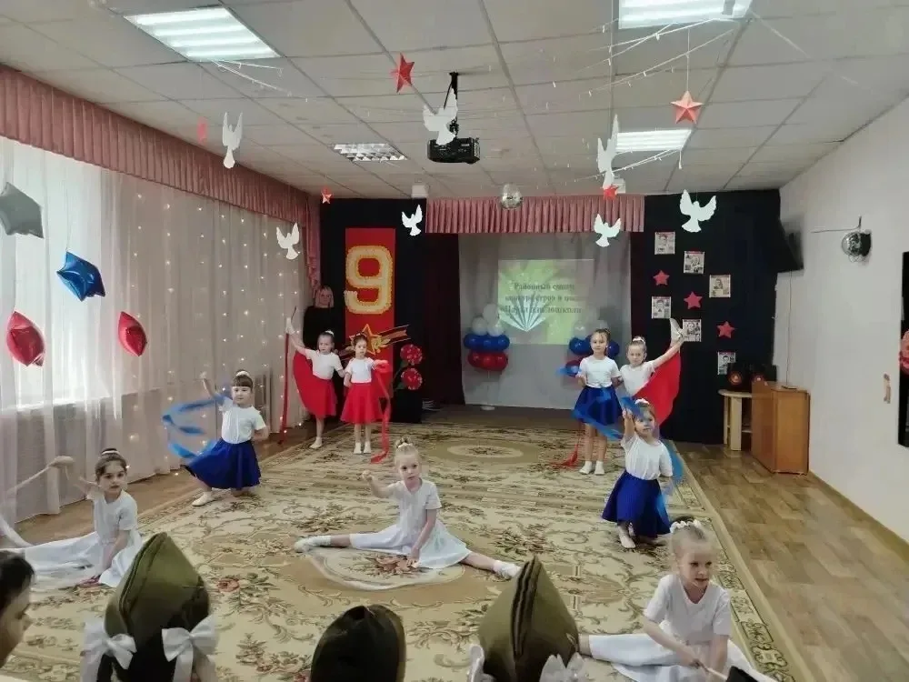 ⭐️Сегодня в дошкольных учреждениях нашего района прошёл смотр-конкурс строя и песни «Парад дошколят»