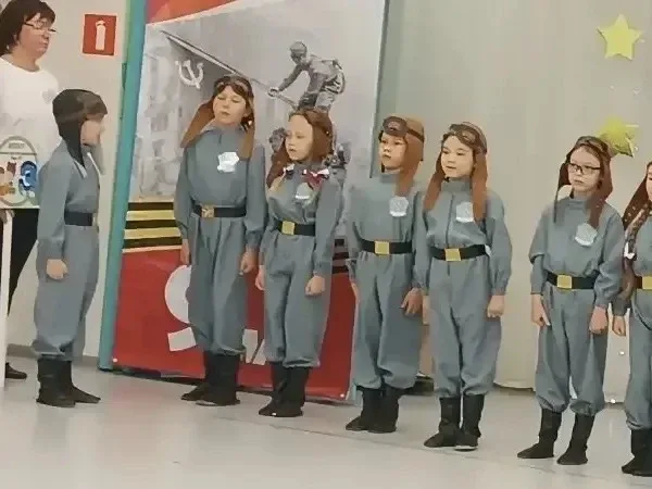 ⭐️Сегодня в дошкольных учреждениях нашего района прошёл смотр-конкурс строя и песни «Парад дошколят»