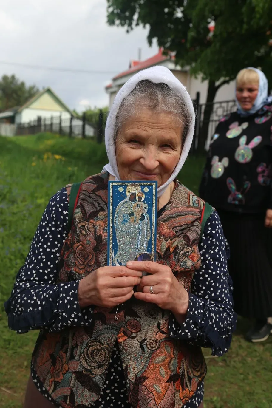 Дождь стеной хлестал во время литургии. Паломники переживали: «В такую погоду Крестного хода не буде