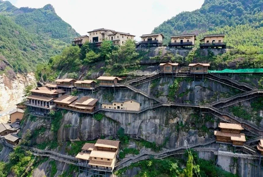 Деревня Вансянь, Китай 🇨🇳  🔹 Вансянь - деревушка неподалеку от города Шанграо в живописной китайской