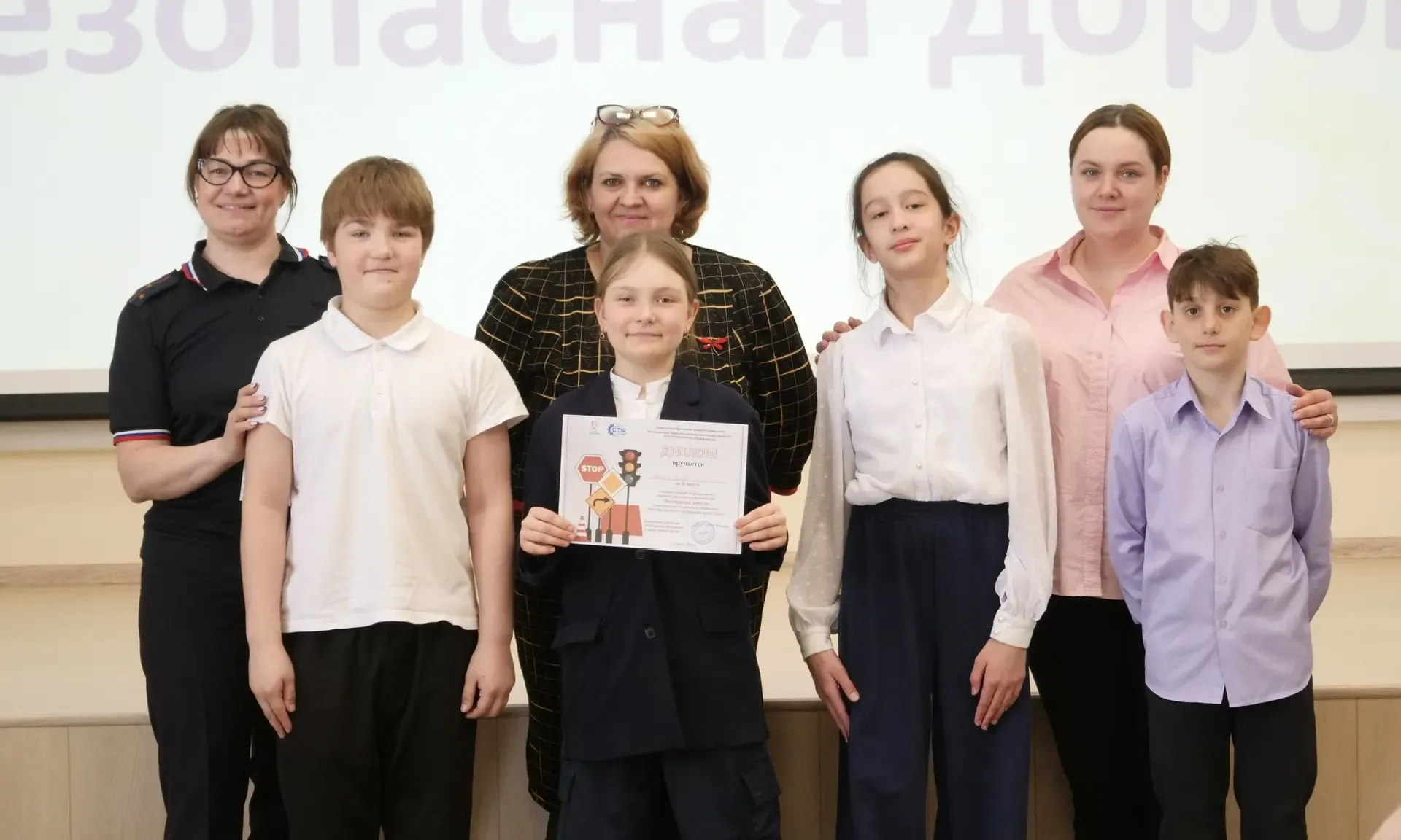 🥈 Наши ребята — призёры городского турнира по ПДД!  С гордостью сообщаем, что обучающиеся 4С и 4В кл
