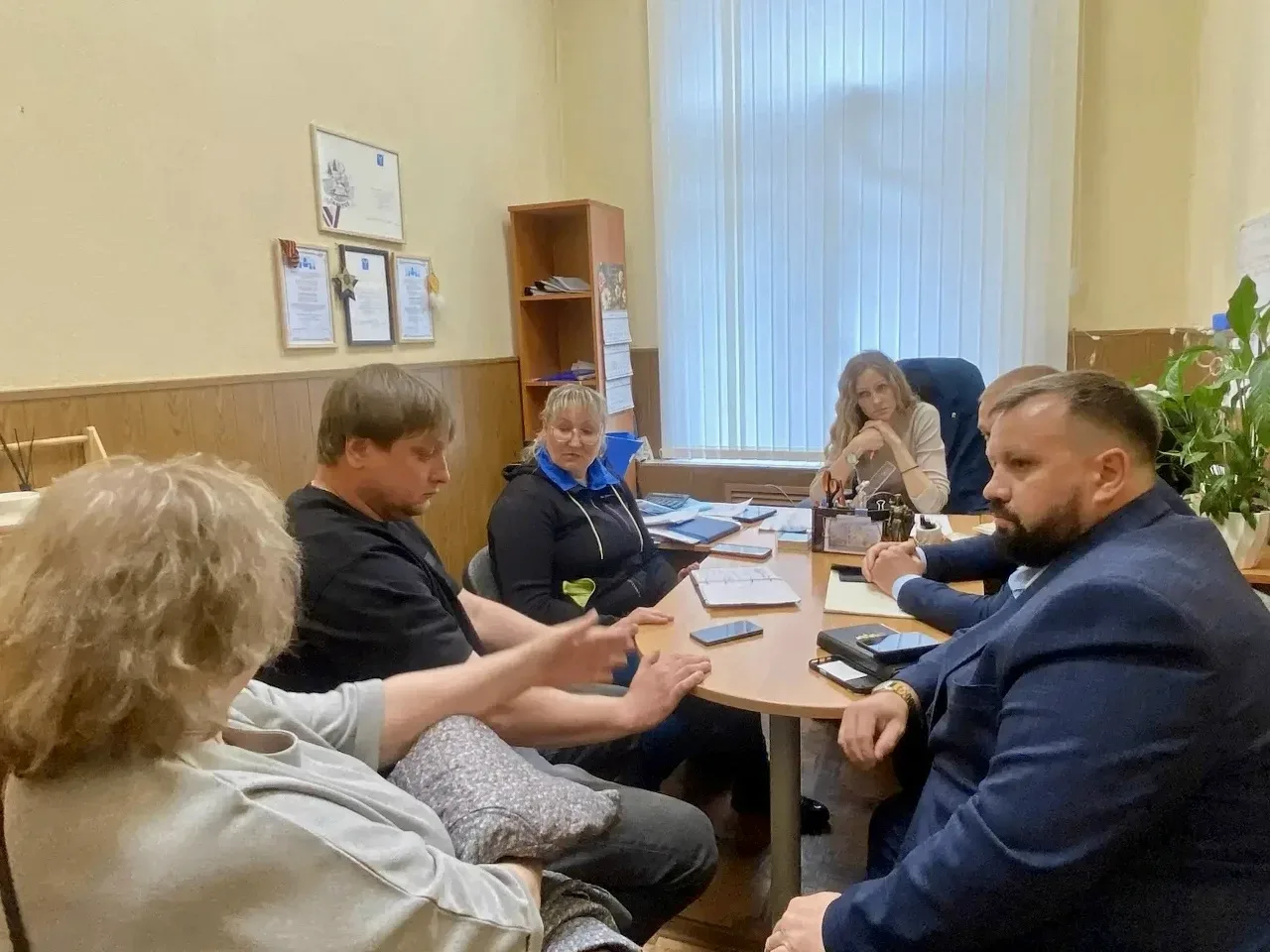 📌 Заместитель главы по благоустройству совместно с представителем Комитета ЖКХ провел совещание по в