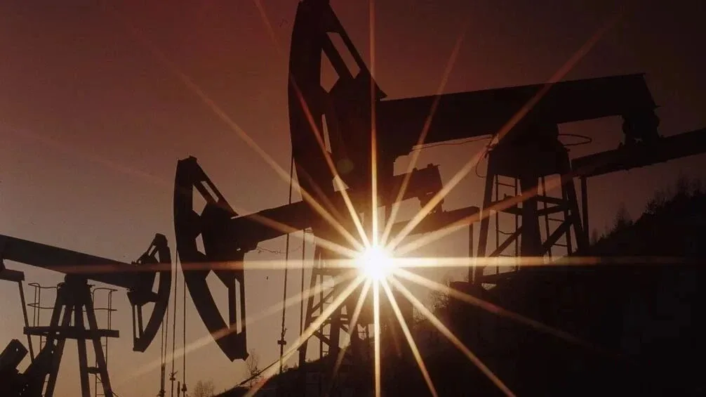 ​​Россия сохранит нефтедобычу на уровне 2025 года, но нарастит нефтеэкспорт, считает Минэконом  Росс