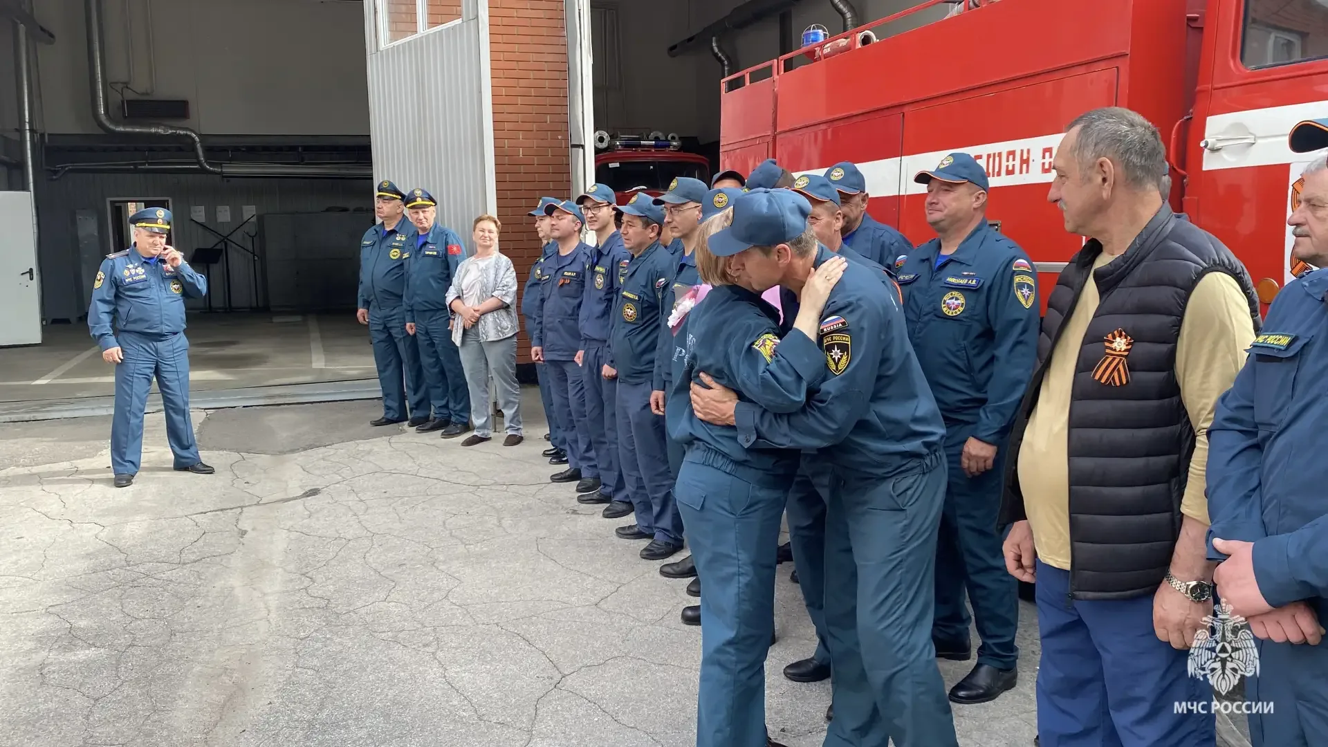 🚨В Одоеве торжественно проводили на пенсию диспетчера 58 пожарно-спасательной части Татьяну Стукалов
