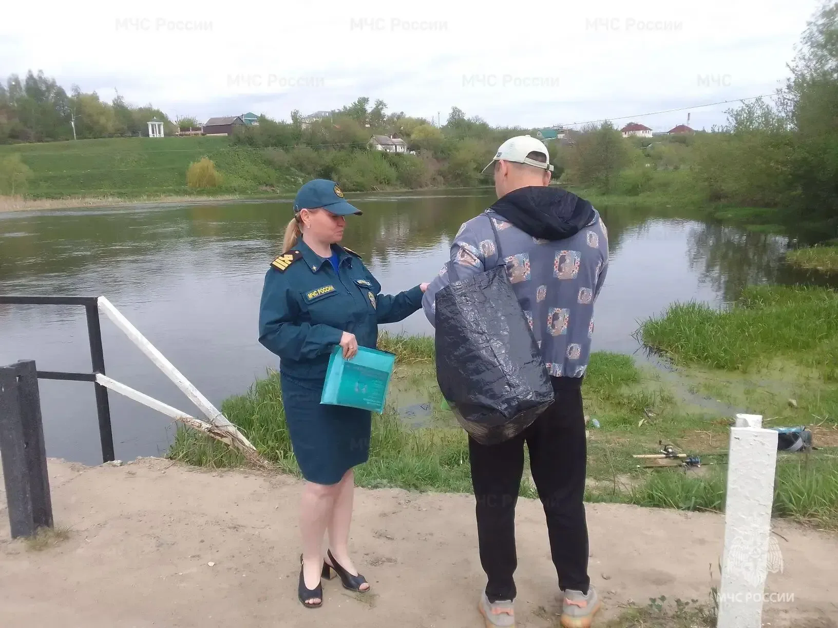 🌊Открывать купальный сезон раньше времени и рыбачить в состоянии опьянения опасно для жизни!  С прих