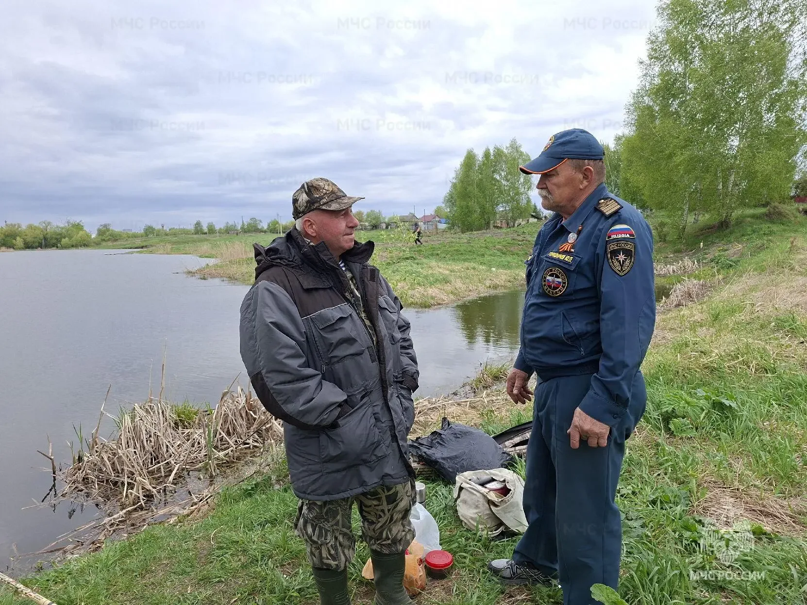 🌊Открывать купальный сезон раньше времени и рыбачить в состоянии опьянения опасно для жизни!  С прих