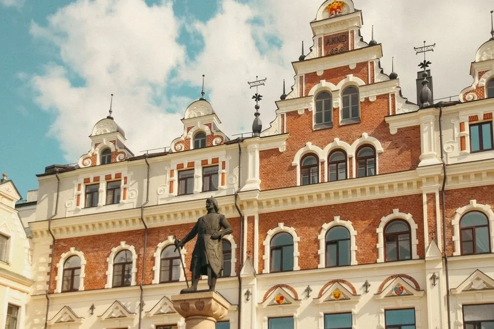 У нас тут собралась очень красивая подборка летних маршрутов по России 👌  Причем с очень разным наст
