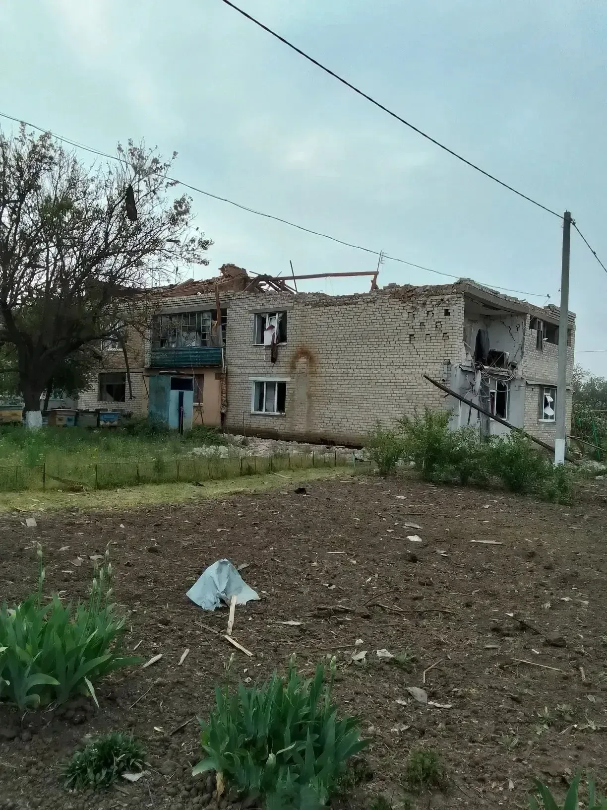 ВСУ атаковали беспилотниками жилые дома и больницу в Запорожской области    В результате массированн