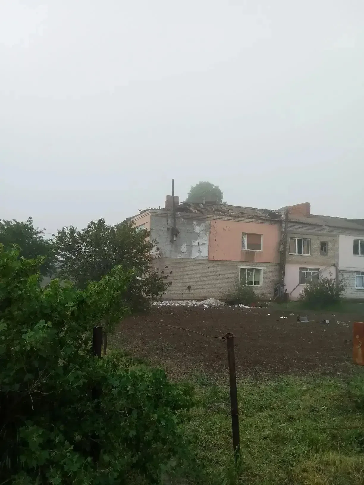 ВСУ атаковали беспилотниками жилые дома и больницу в Запорожской области    В результате массированн