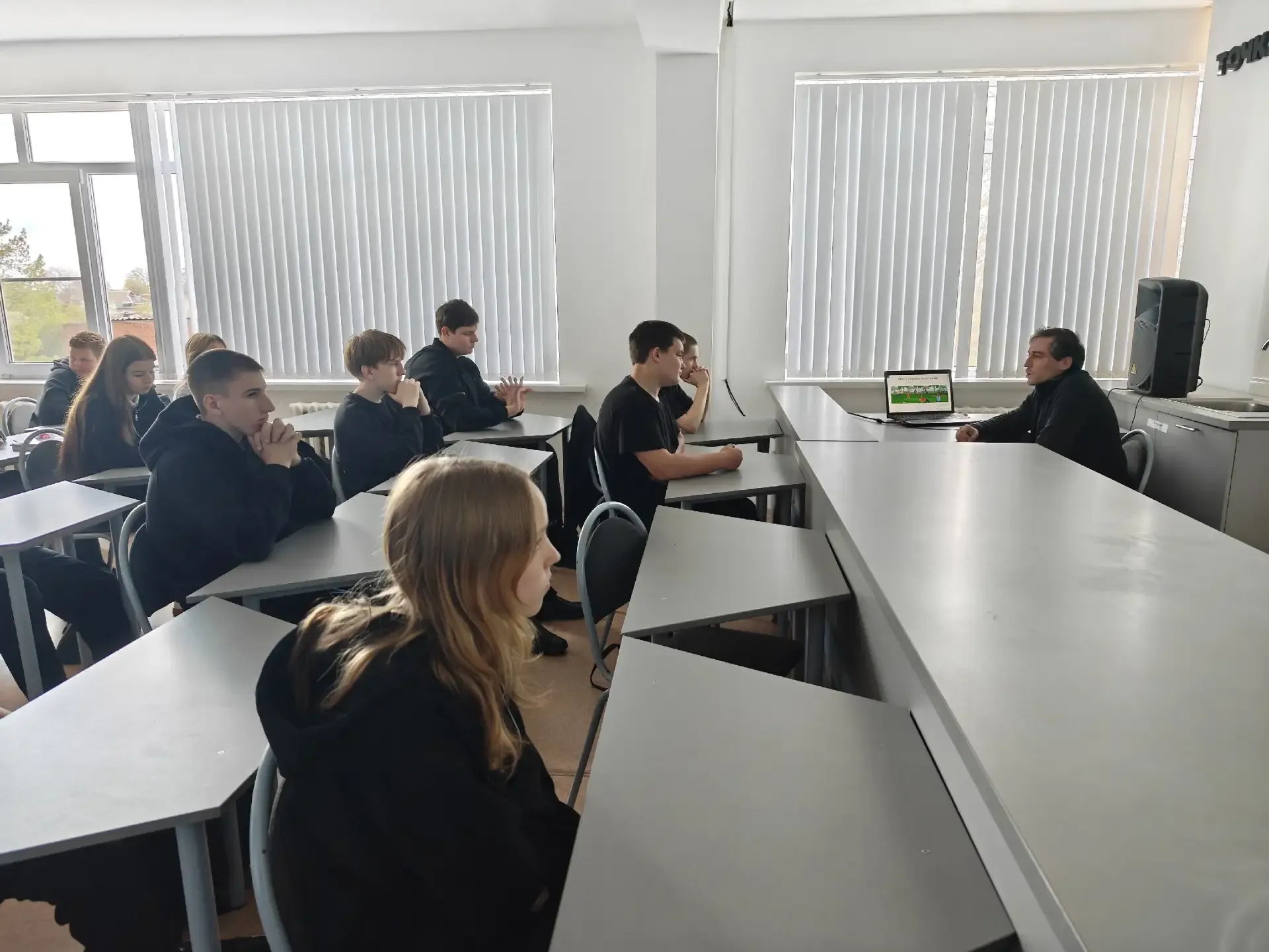 🏫 Сотрудники отделения медицинской профилактики Красноармейской ЦРБ продолжают активную работу со шк