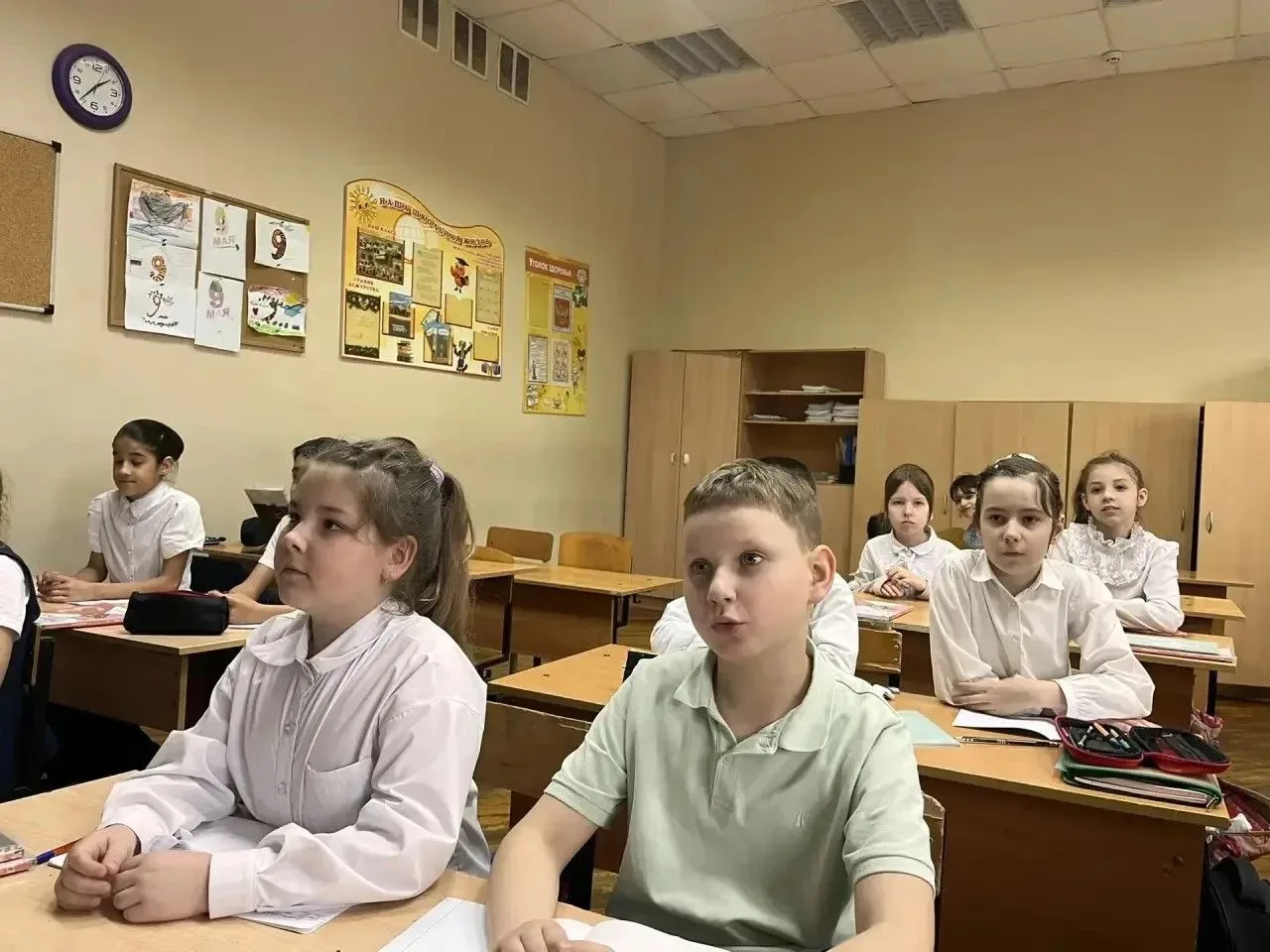 19 мая — в МБОУ «Лицей экономический 71» проходит  День детских общественных организаций. Кто-то наз