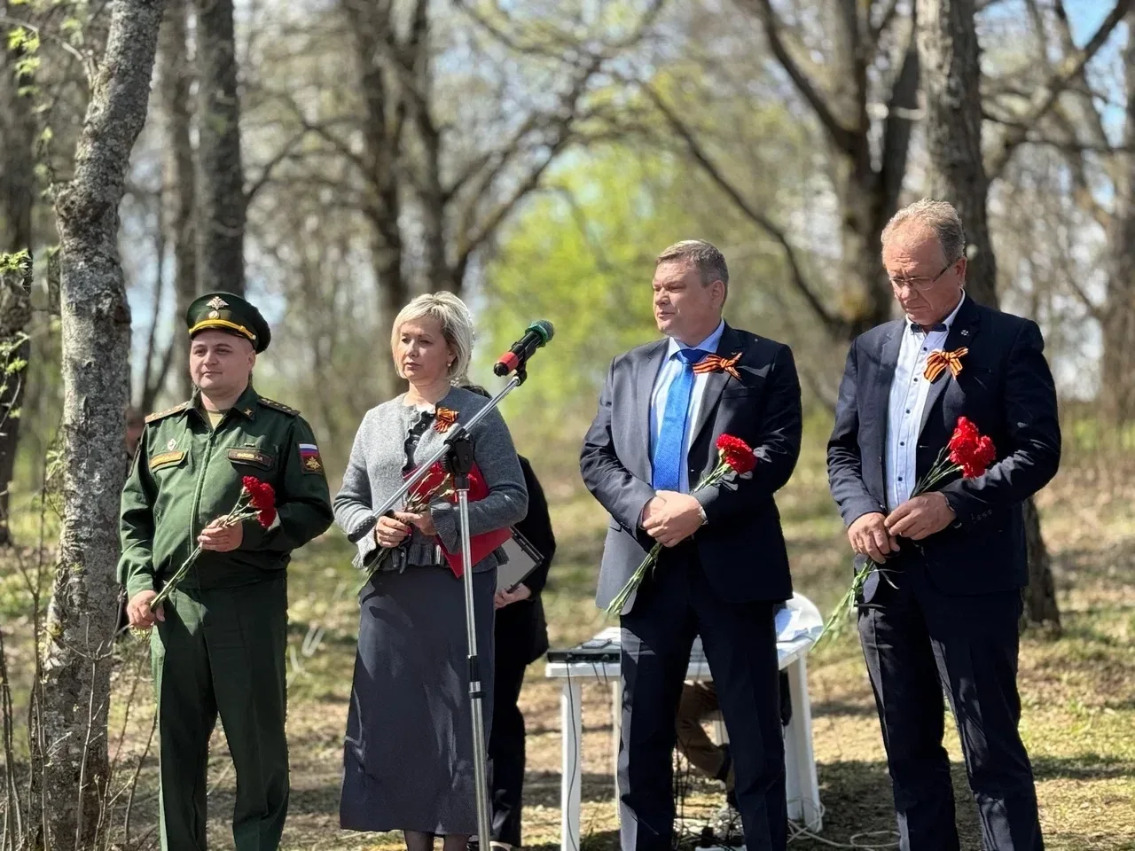 На Бородинском поле почтили память воинов-якутян  Сегодня у памятника в деревне Ельня близ Минского 