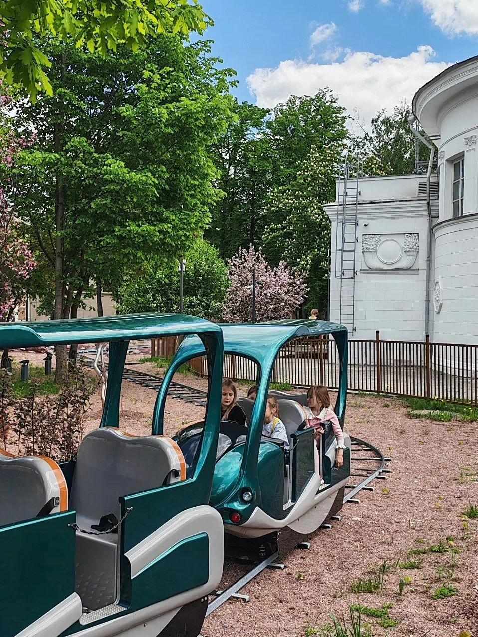 🎡Парк Орион на ВДНХ  @orion_vdnh  ⏰ежедневно с 10:00 до 22:00, с пятницы по воскресенье - с 10:00 до