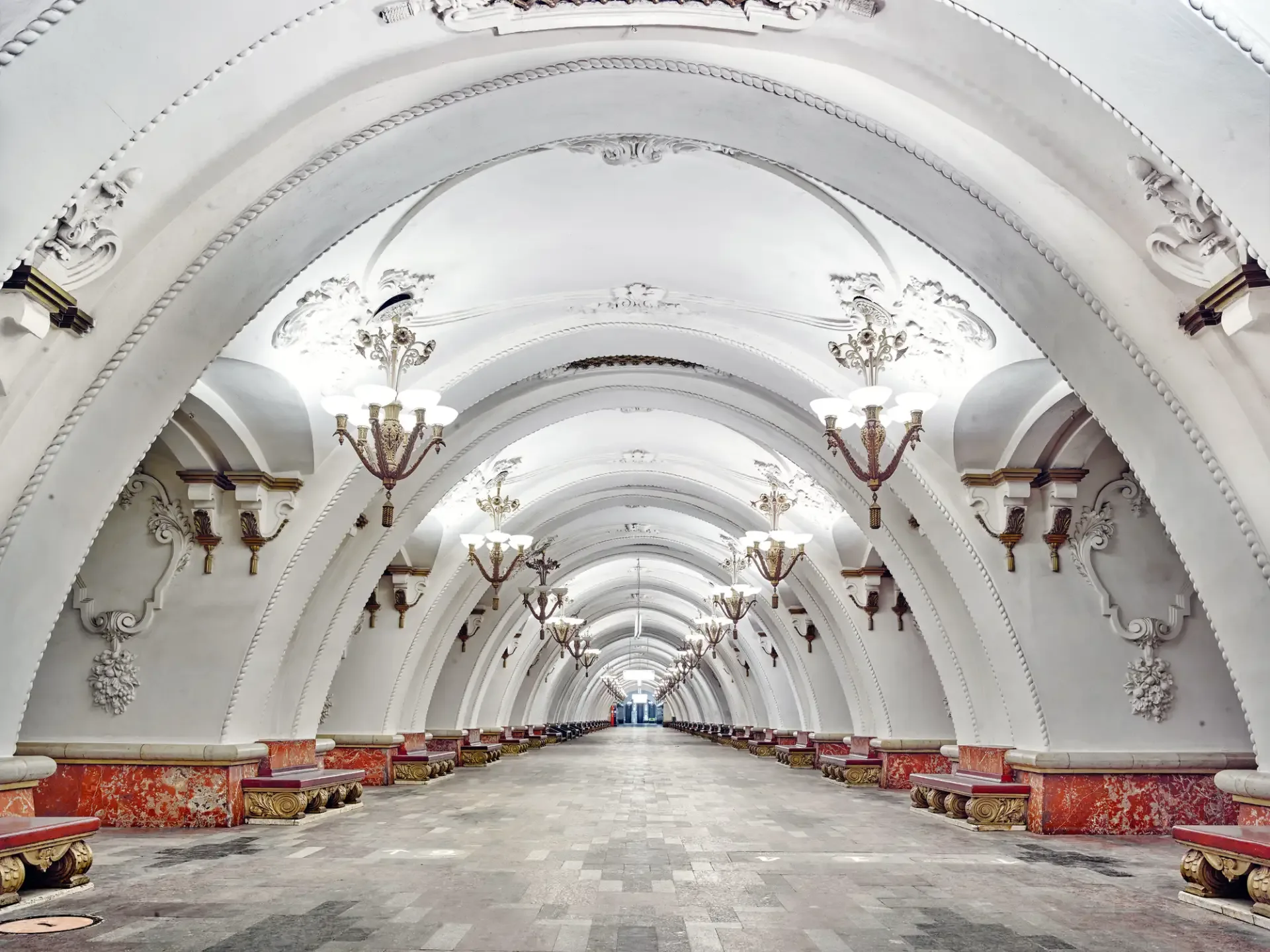 Завтра московскому метро исполняется 91 год. Первая линия открылась 15 мая 1935 года и состояла из 1