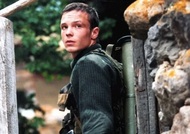 🎬 «Война» (2002) — суровое кино о человеке на войне  Фильм Алексея Балабанова вышел в 2002 году и за