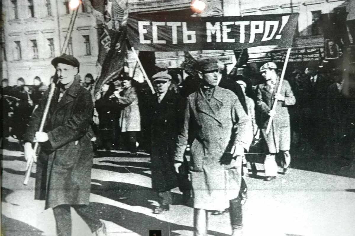 15 мая 1935 года: Москва уходит под землю  91 год назад в советской столице открылась первая линия М