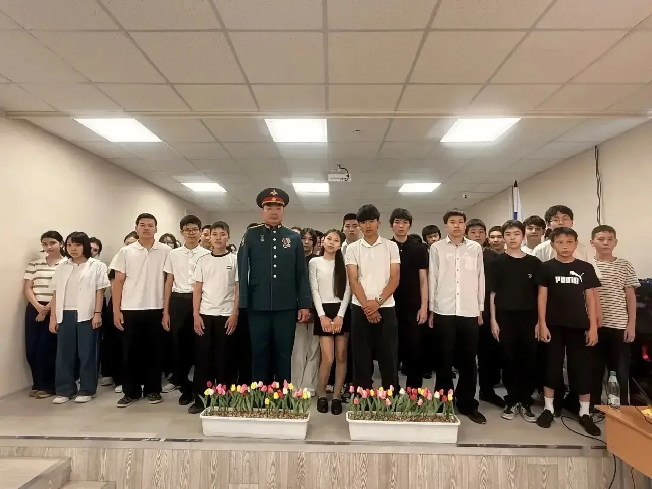 В Малодербетовской гимназии им. Б.Б. Бадмаева прошла встреча в рамках Всероссийского проекта «Диалог