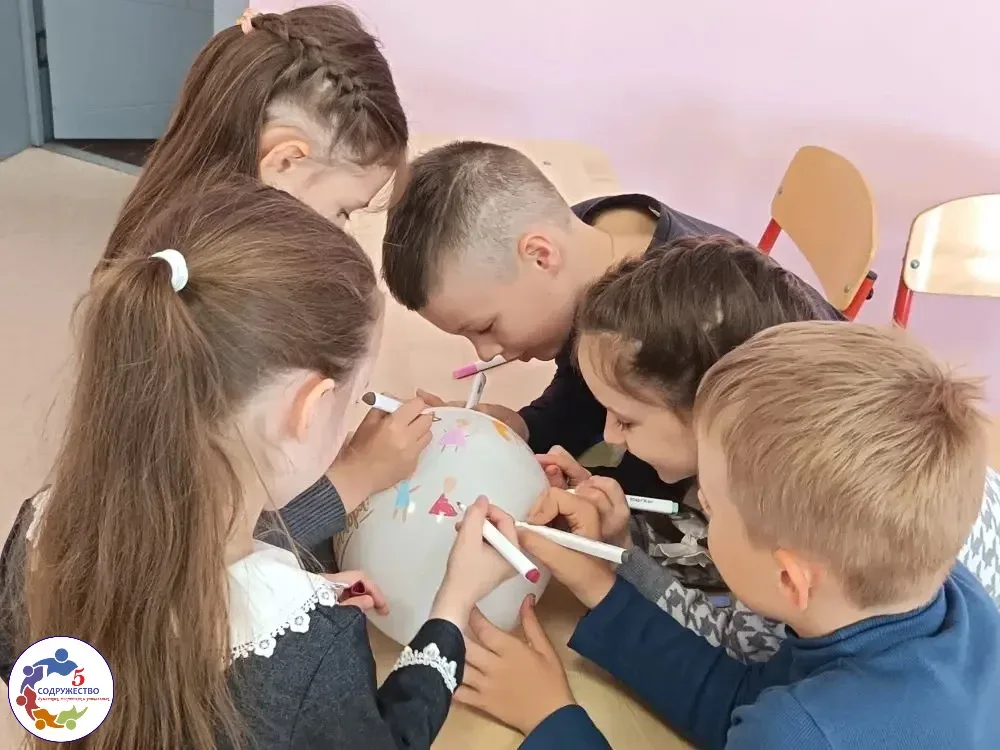 Семья — это там, где тебя понимают!  🌸Во вторых классах прошёл замечательный и трогательный праздник