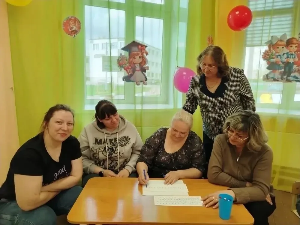 📚🎯🖍️ Перед поступлением в первый класс очень важно вооружить родителей первоклассников необходимыми 