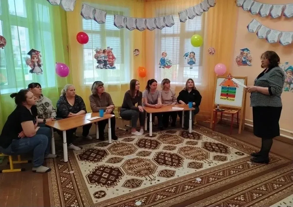 📚🎯🖍️ Перед поступлением в первый класс очень важно вооружить родителей первоклассников необходимыми 