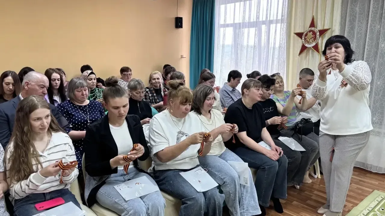 💥Продолжают  традицию передачи дошкольникам ценностей поколения победителей педагоги и родители детс