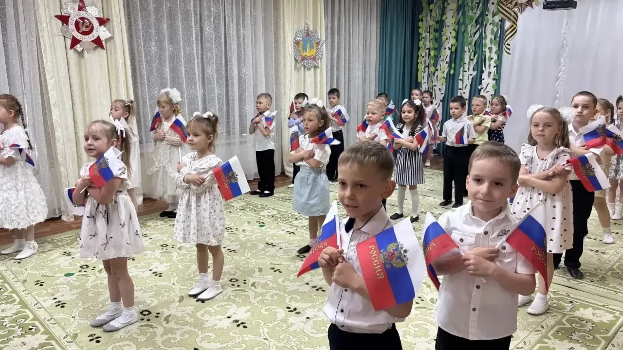 💥Продолжают  традицию передачи дошкольникам ценностей поколения победителей педагоги и родители детс