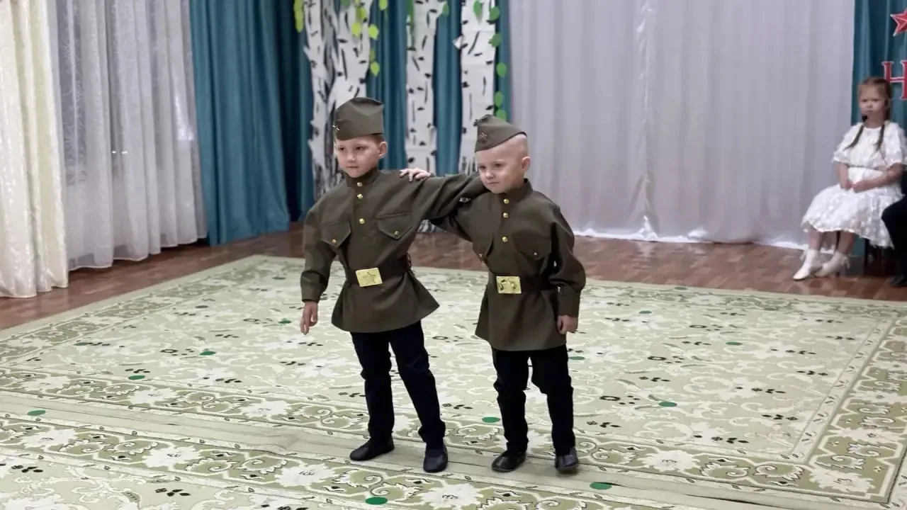 💥Продолжают  традицию передачи дошкольникам ценностей поколения победителей педагоги и родители детс