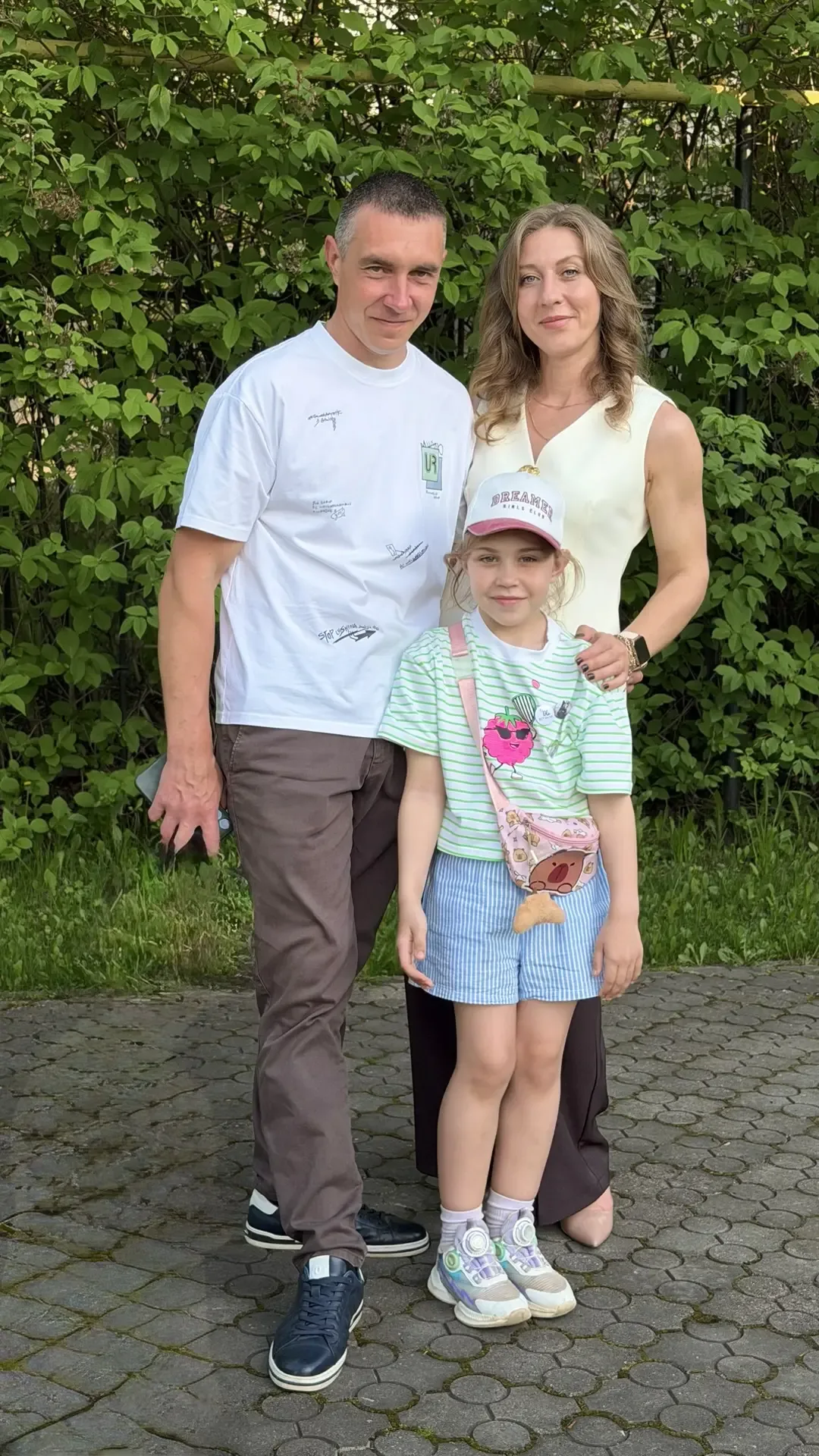 Вчера ходили на Юбилей🎂🥳🎉🎈🎈🎈  Юбиляр мой дядя и папа по совместительству)) У меня не было в детстве 