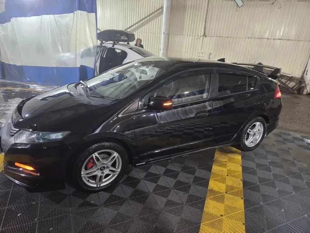 Автомобиль в ухоженом состоянии, шпатлевка отсутствует, толщиномера не боится. Перешитые дверные кар