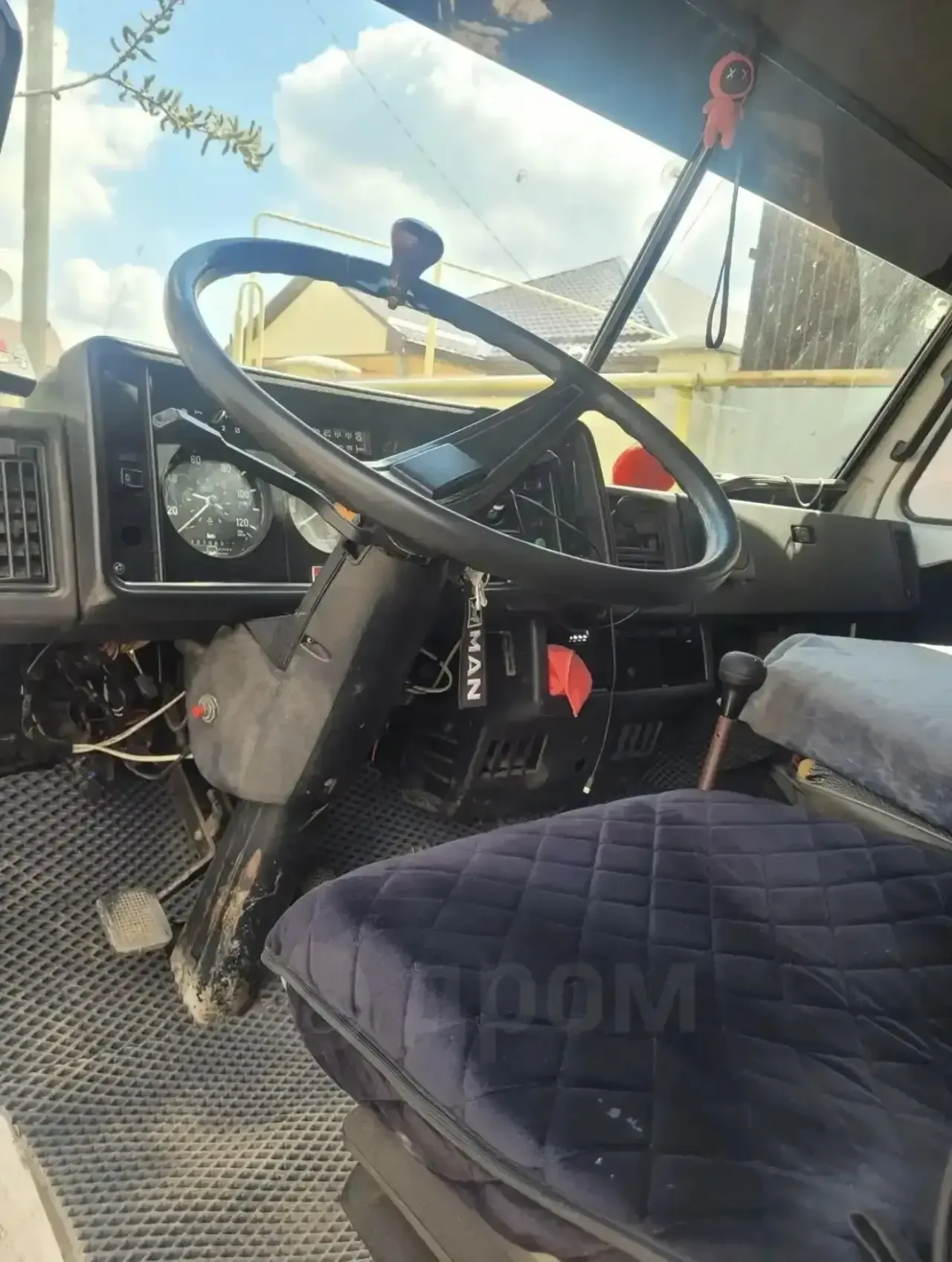 MAN 9.150  Рабочий и очень надежный автомобиль, старое и надёжное немецкое качество.  150л/с  6 цили