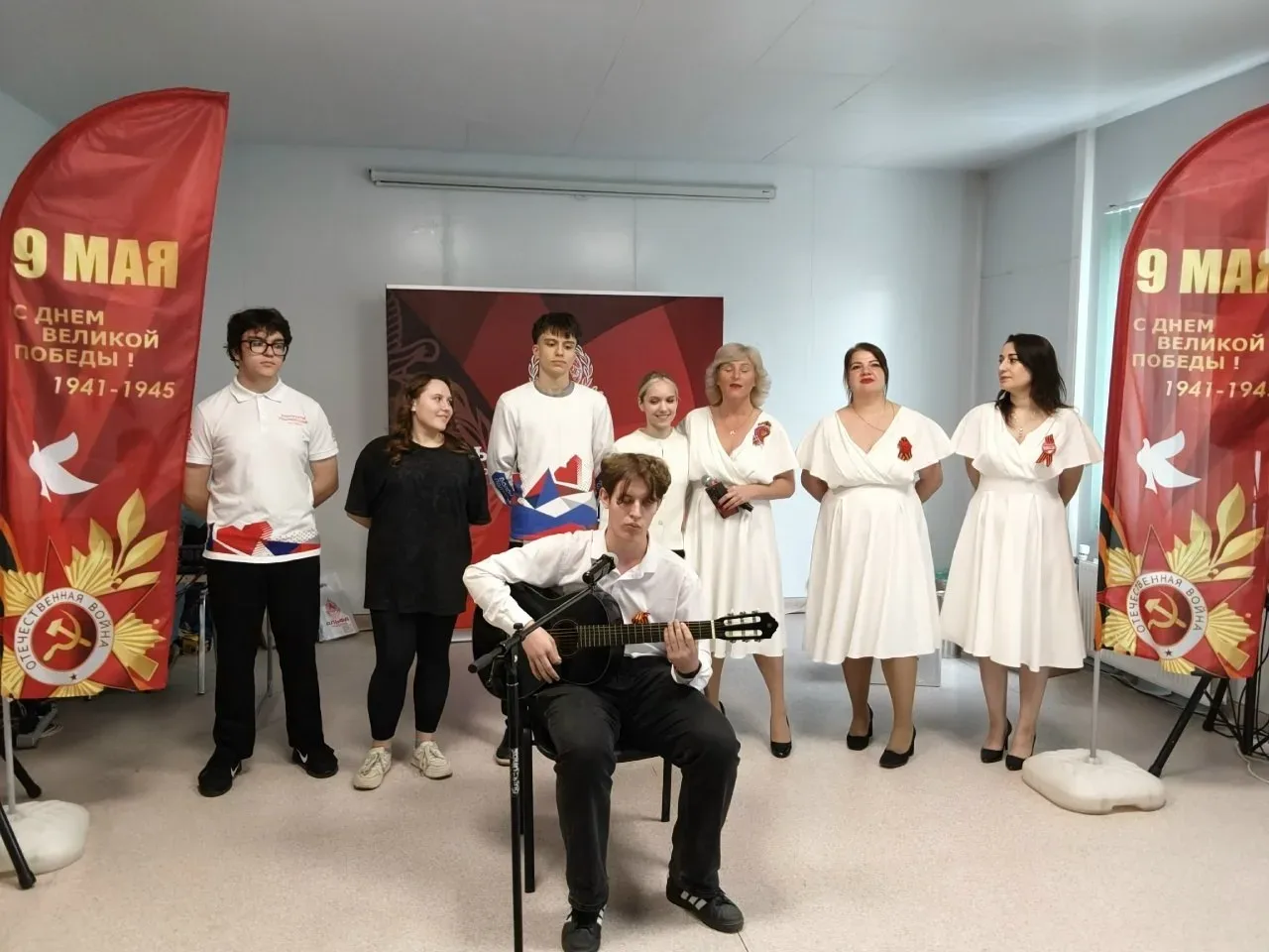 Мы помним, мы рядом, мы своих не бросаем! 8 мая волонтёры объединения «Доброе сердце» Серпуховского 