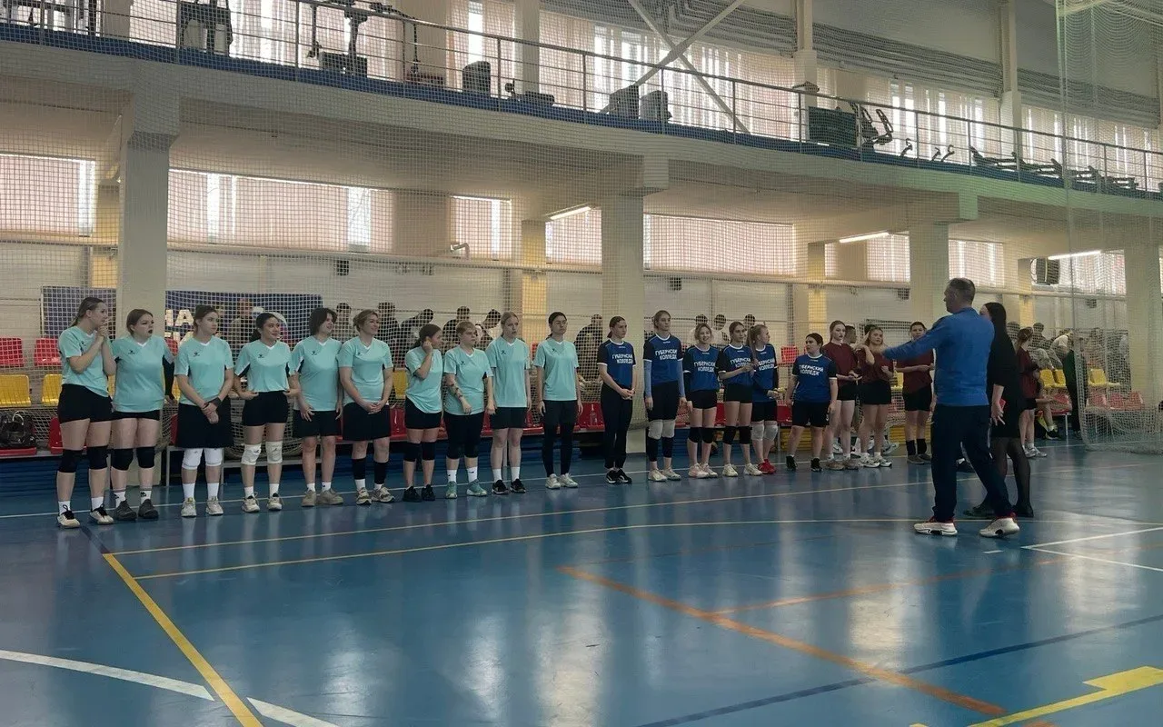 Долгожданное золото по волейболу среди студентов! 🥇  25 апреля 2025 года в г.о. Серпухов состоялись 