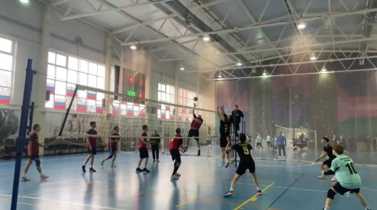 Долгожданное золото по волейболу среди студентов! 🥇  25 апреля 2025 года в г.о. Серпухов состоялись 