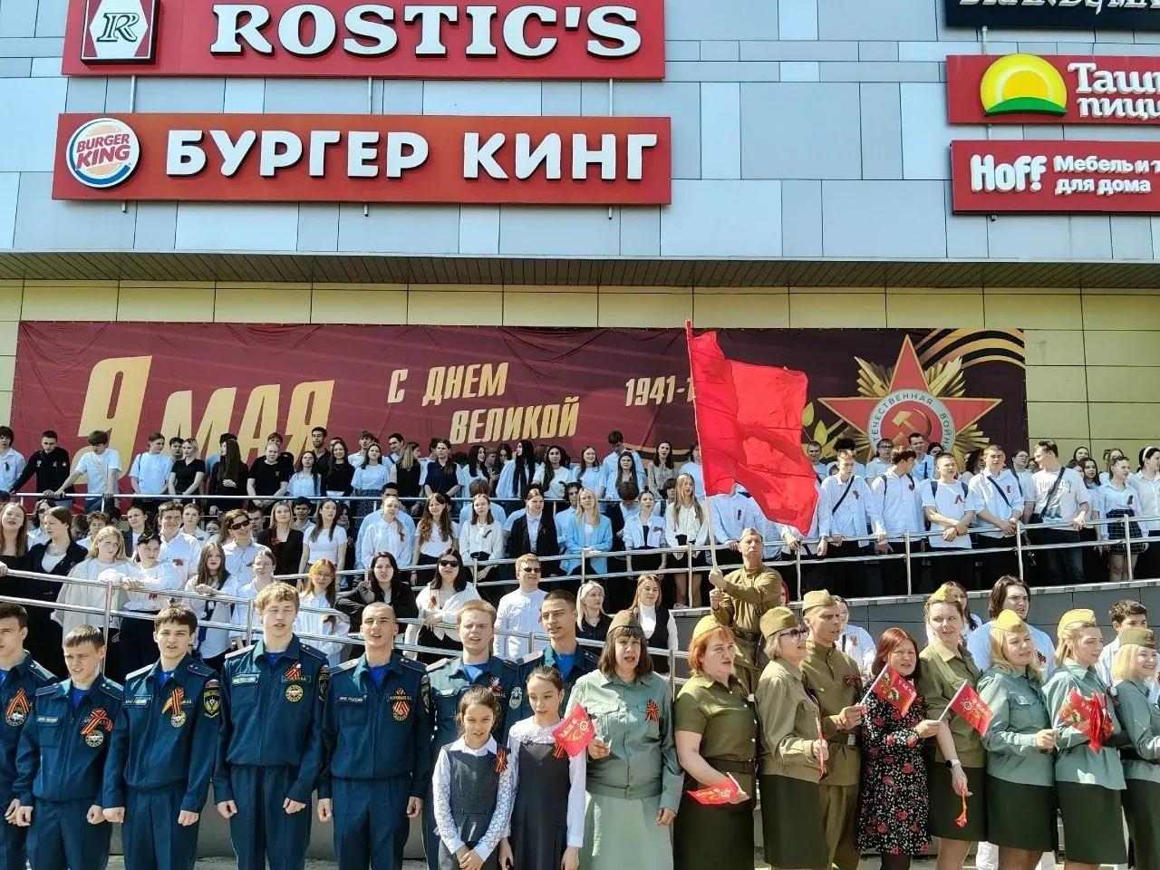 Песни Победы В преддверии великого праздника 9 Мая Серпухов наполнился знакомыми с детства мелодиями