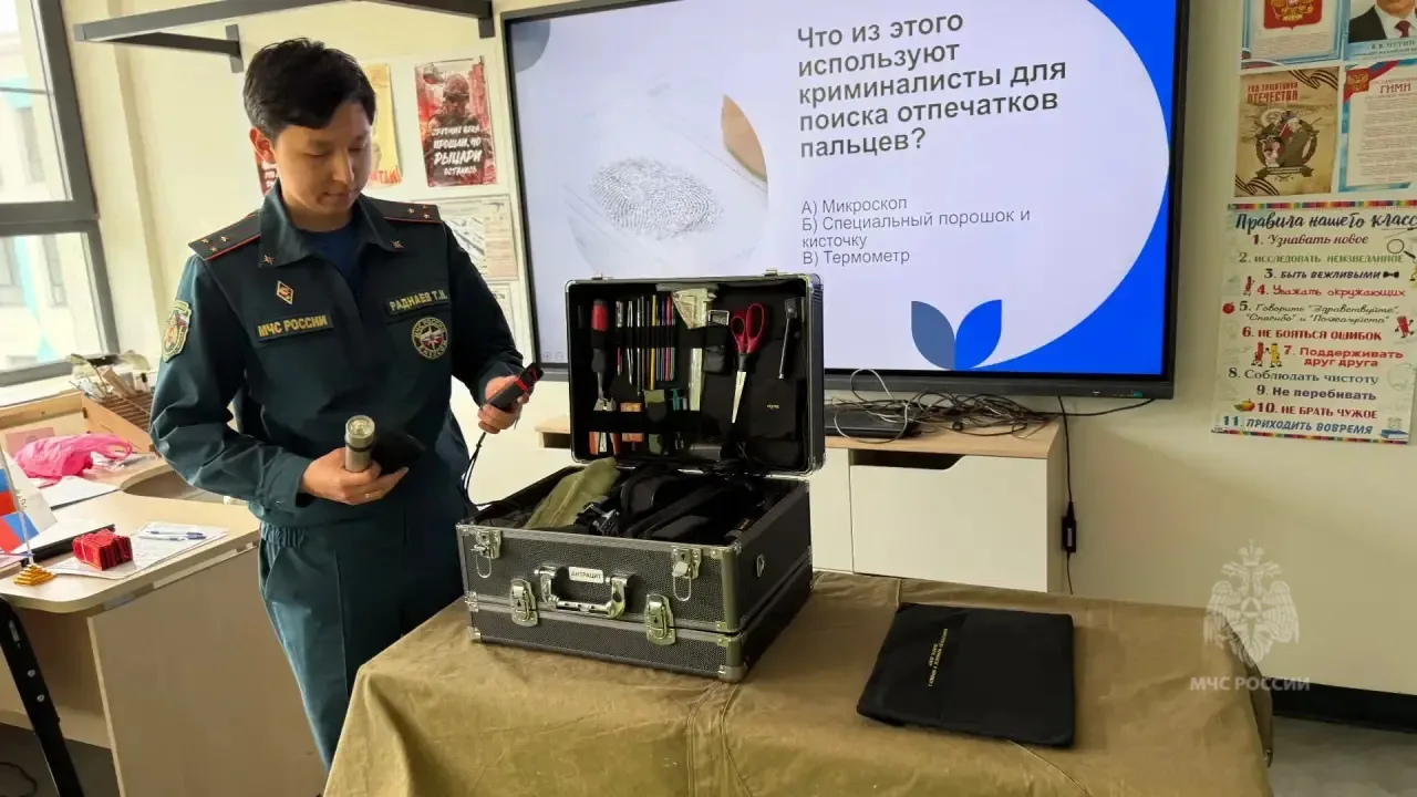 🔍Сотрудники МЧС России раскрывают секреты профессии   Старший дознаватель 2 ТОНПР по ЮВАО УНПР ГУ МЧ