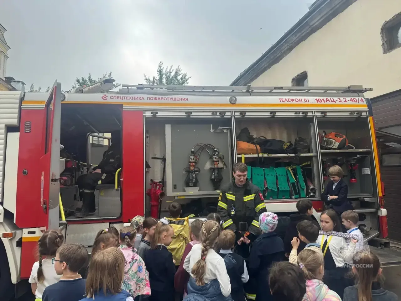 🚒Увлекательное путешествие в мир огнеборцев   Сотрудники 17 ПЧ Управления по ЦАО ГУ МЧС России по г.