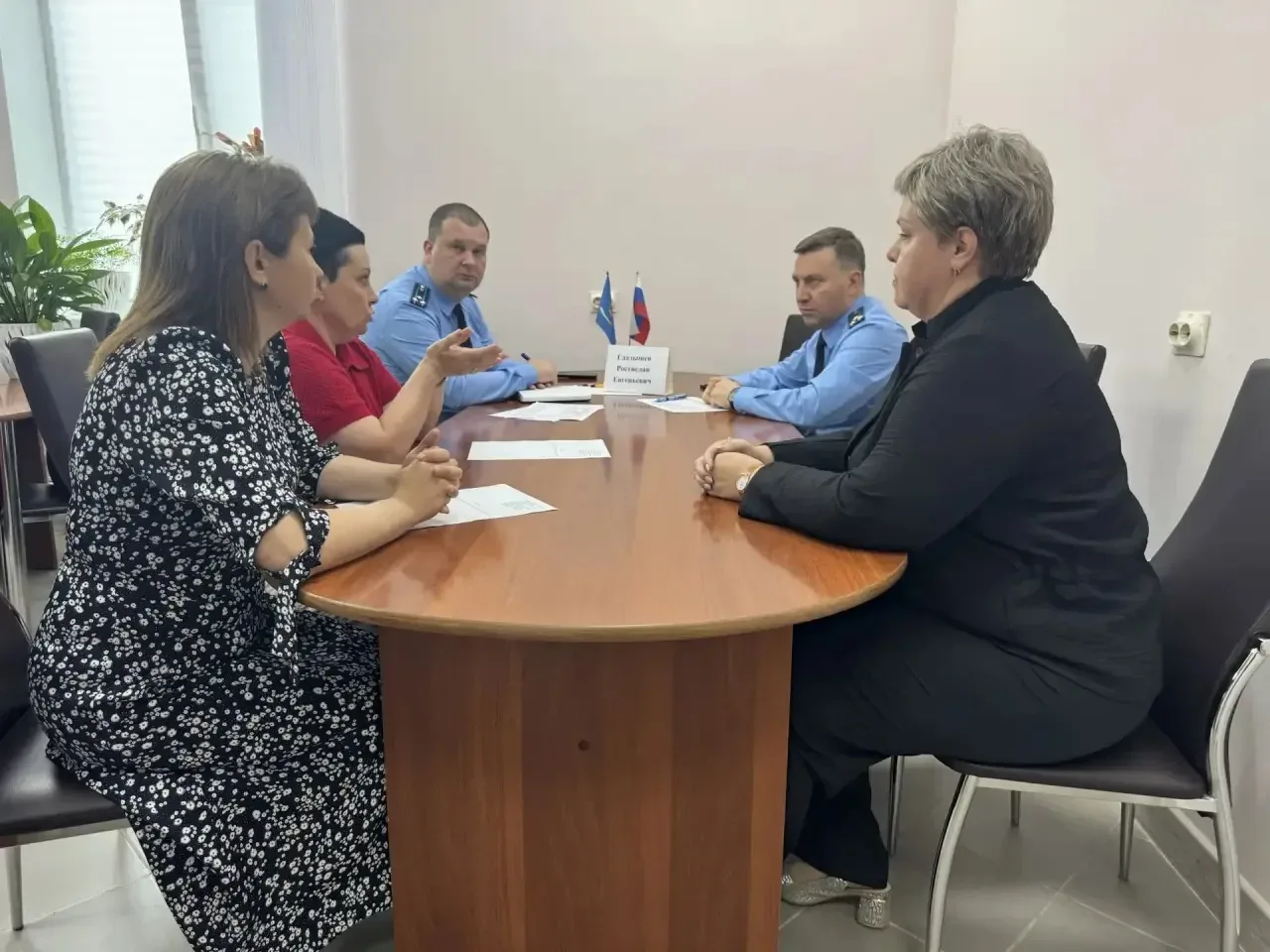 ⚡️Первый заместитель прокурора Астраханской области провел личный прием жителей Наримановского район