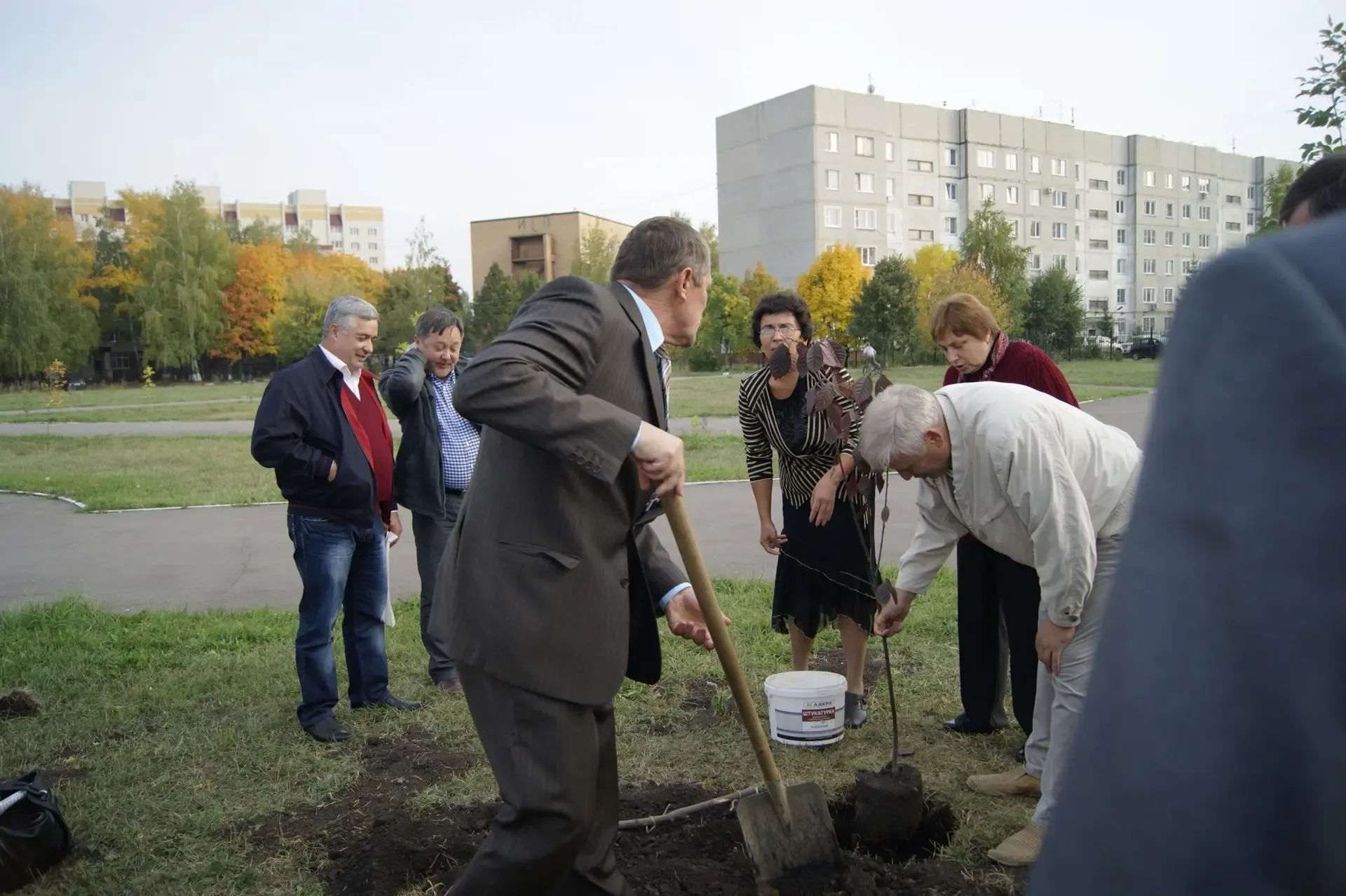 🌸 Жизнь 1:1: Прогулка сквозь годы по Аллее выпускников АрхСиТ ✨🏛️  Май в нашем институте — это время