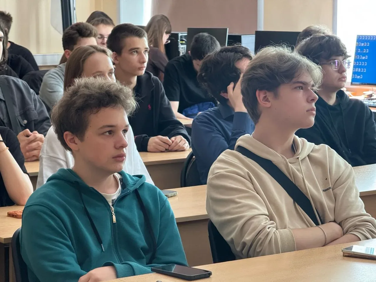 Живой диалог о возможностях молодёжи 📈  🎯 В рамках программы «Проводники смыслов. Новый маршрут» со 