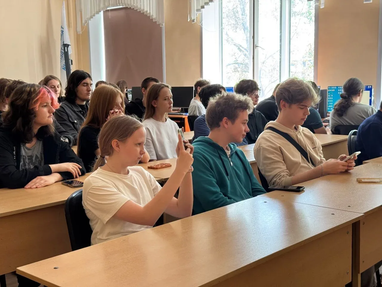 Живой диалог о возможностях молодёжи 📈  🎯 В рамках программы «Проводники смыслов. Новый маршрут» со 