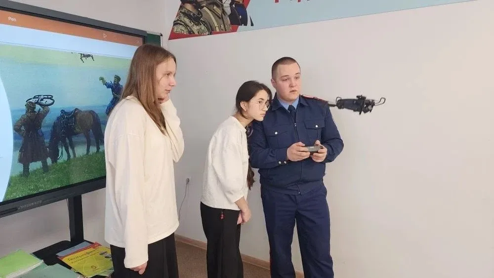 📢 Урок антитеррористической защищённости и БПЛА для 10‑х классов В нашей школе прошёл познавательный
