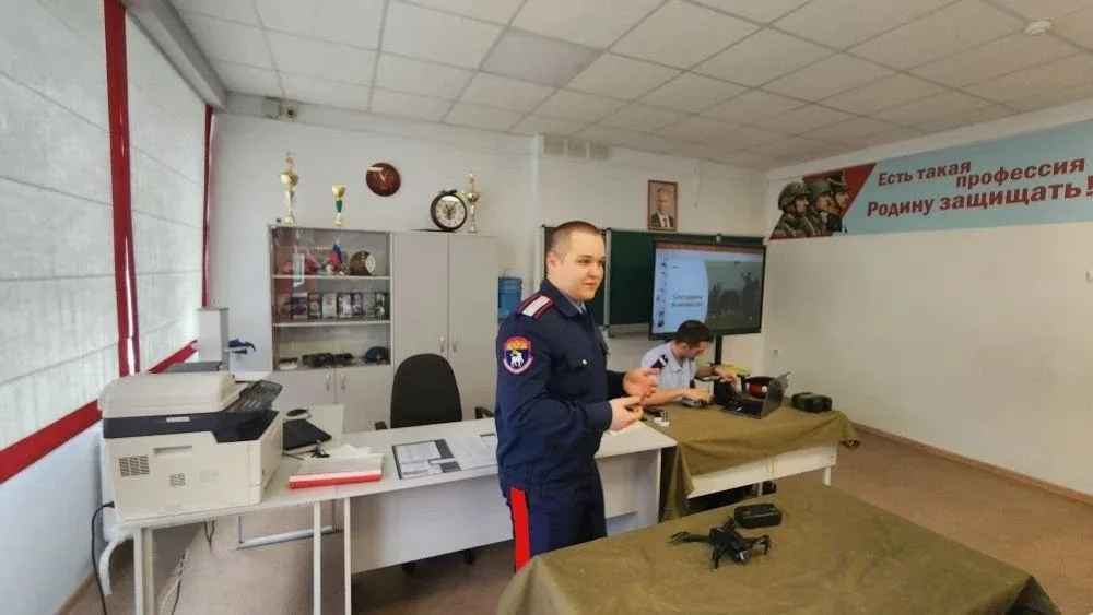 📢 Урок антитеррористической защищённости и БПЛА для 10‑х классов В нашей школе прошёл познавательный