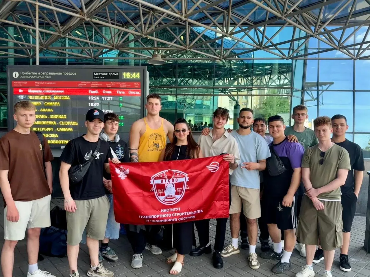 🚅 В путь, «Волжане»!   Сегодня вторая половина бойцов отряда «Волжане» ИТСПС отправились покорять но