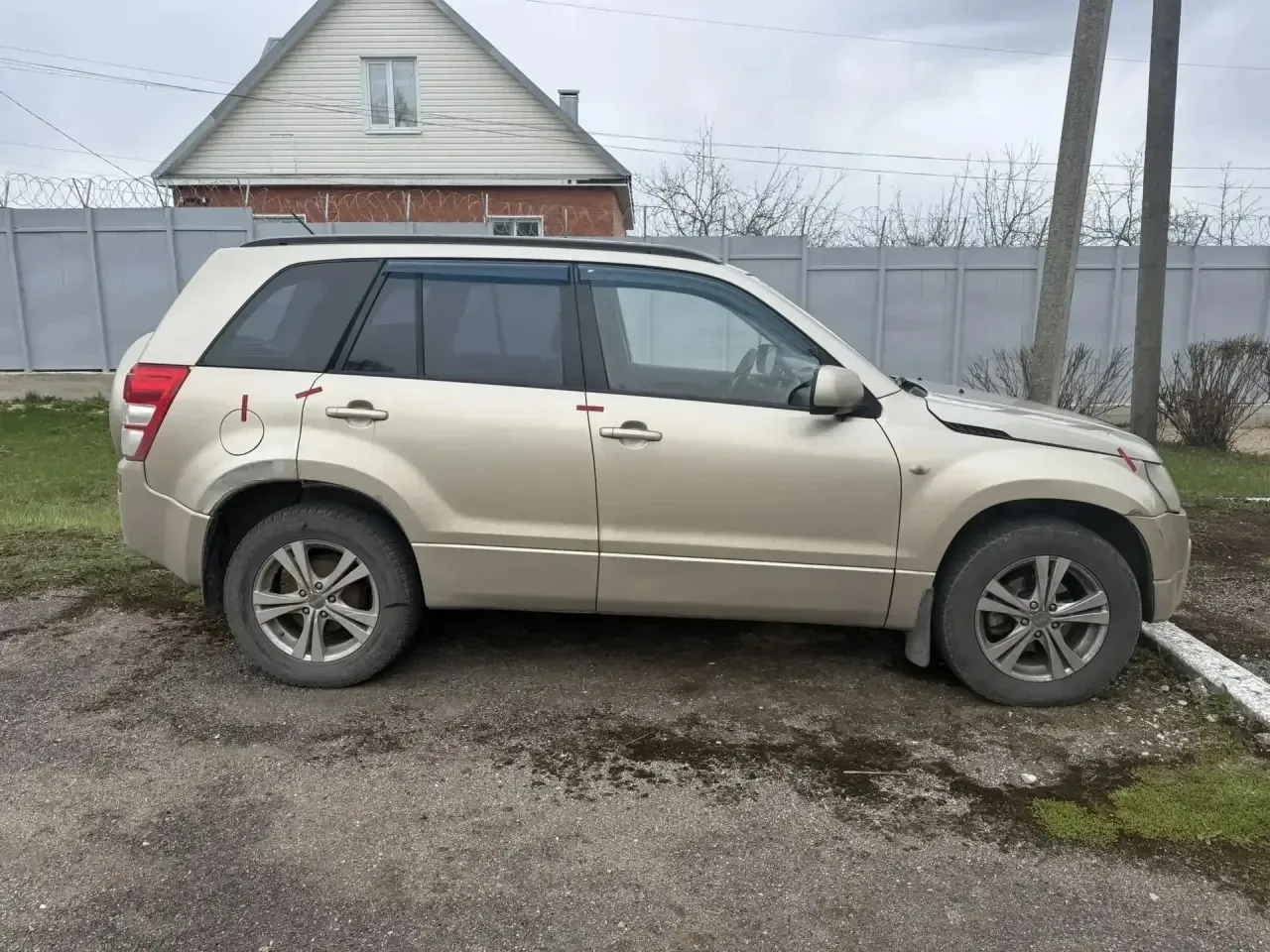 В Износковском муниципальном округе суд наложил арест на автомобиль «Suzuki Grand Vitara», собственн